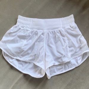 white lulu hotty hot shorts